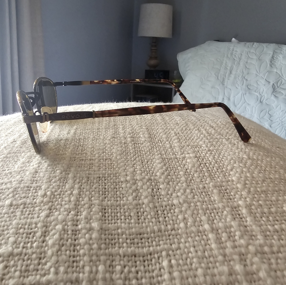 Vintage Revo Sunglasses, Tiburon 1208 010, Amber Lenses, Tortoise Shell Ear Stem - Picture 6 of 11